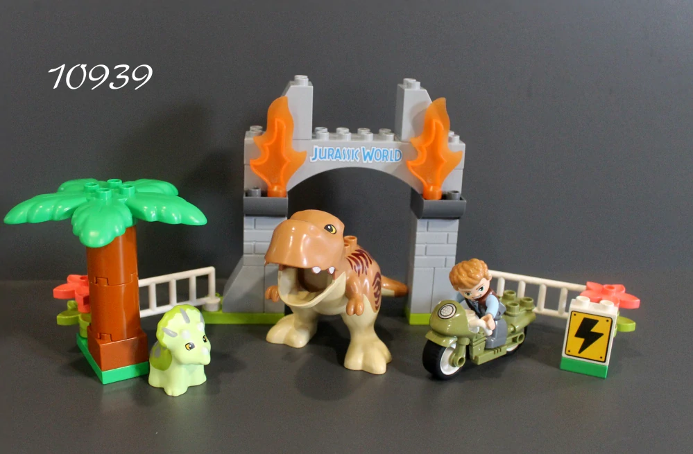 LEGO® DUPLO® 10939 T-Rex a Triceratops na útěku