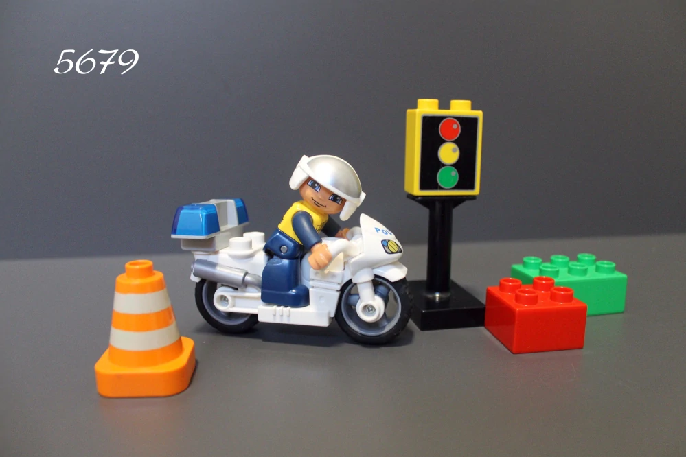 Lego® Duplo® Policejní motorka 5679