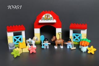 LEGO® DUPLO® 10951 Stáj s poníky